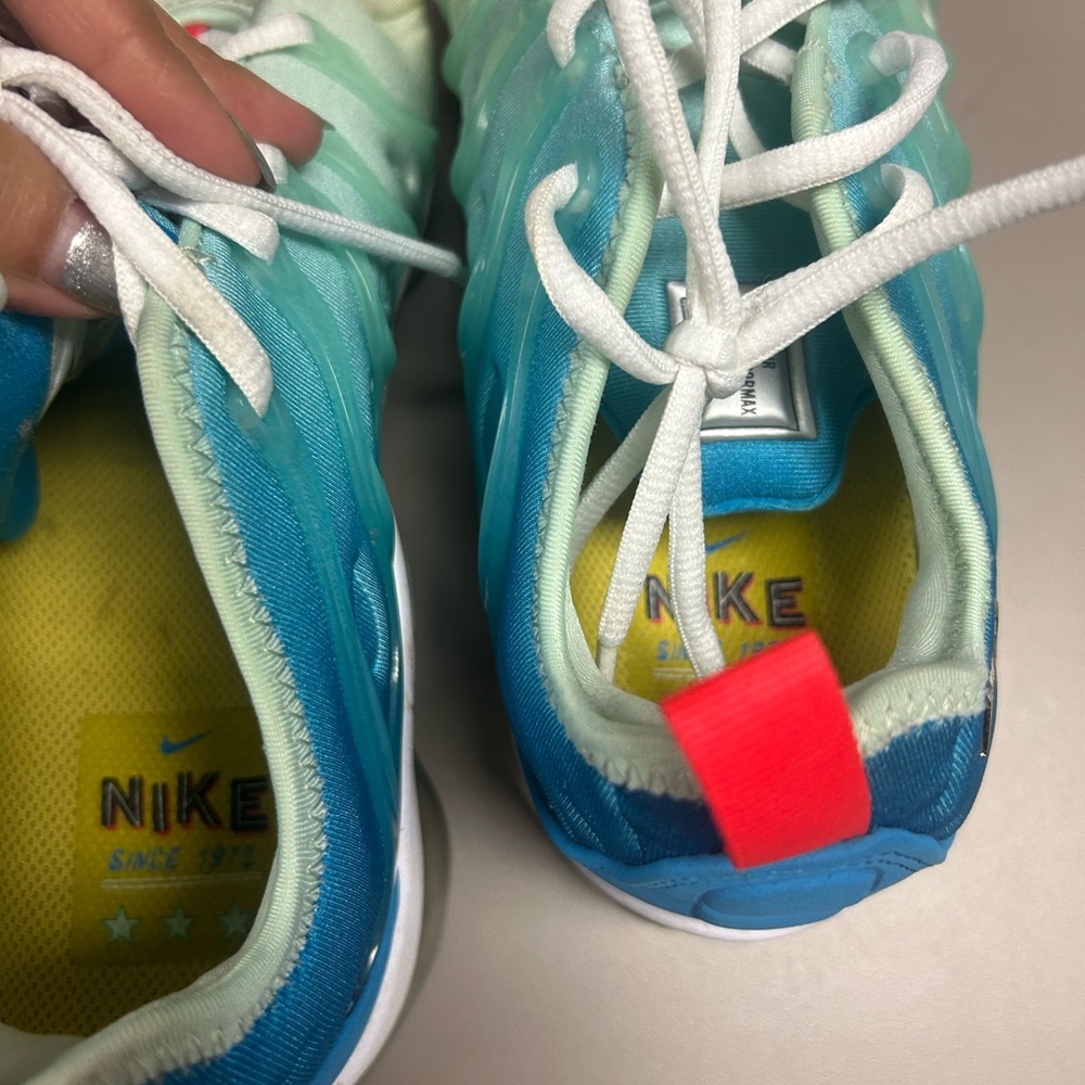 Gradient Women's Sneakers - Picture 8 of 9